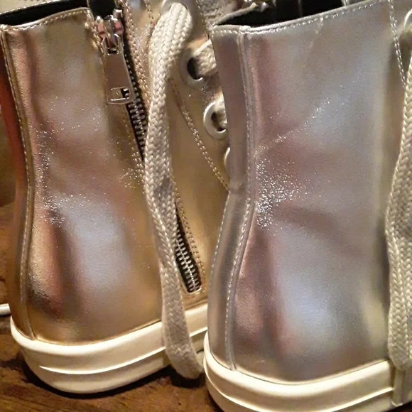 NWOT Women's Sz 9 Gold & Silver Lace Up Zipper Boot - Picture 10 of 10